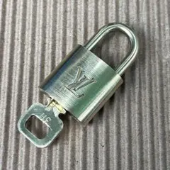 Louis Vuitton カデナ パドロック 南京錠 ☆ピカピカのサムネイル