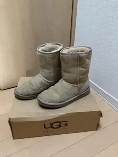 UGG アグ ムートンブーツ クラシック　SAND
