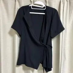 黒 半袖ブラウス