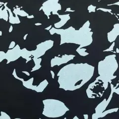 黒とグレーの花柄生地 はぎれ2枚
