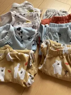 ユニクロ　ベビーパジャマ　4セット アップ