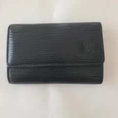 LOUIS VUITTON エピ キーケース ブラックのサムネイル