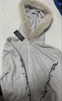 ファー付きグレー パーカー Mサイズ