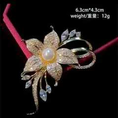 お花のブローチ　ゴールド