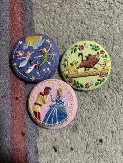 Disney Characters 刺繍缶バッジ セット