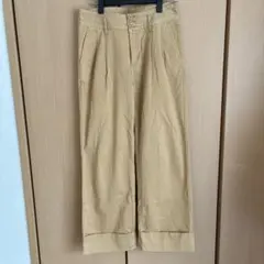 ベージュ ワイドパンツ 3つボタン　チノパン　パンツ