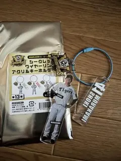 阪神タイガース シークレット優勝ロゴワイヤーアクリルキーホルダー 村上頌樹