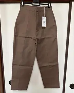 ＫＯＥ　コエ　チノピンタックストレートパンツ　Ｆサイズ（タグ付き未使用）