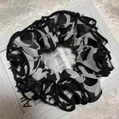 シュシュ　黒オフキラリ✖️黒　縁かがり❣️