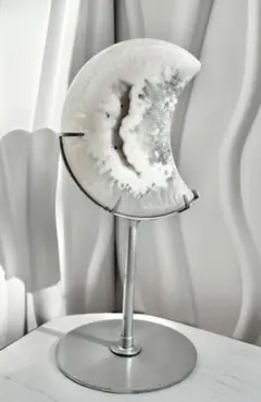 《希少・高品質✰》二回結晶の白月✧シュガークォーツ月型・台座付　クリアクォーツ