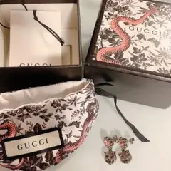 GUCCI タイガー 虎　ヘッド ピアス ピンク　ラインストーン GUCCI タイガー 虎ヘッド ピアス ピンクラインストーン