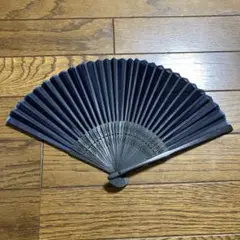 ネイビー 竹製 扇子 透かし彫り