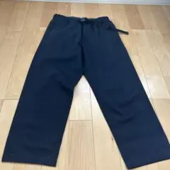 ネイビーパンツ