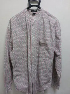 ノーカラーシャツ