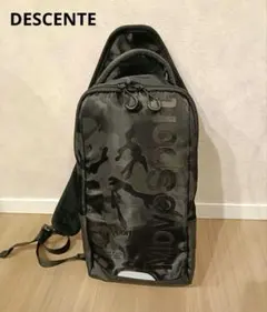 デサント ボディバッグ 再帰反射 MOVESPORT ブラック　カモフラ