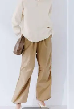 LLサイズ　パラシュートパンツ〈ベージュ〉　フェリシモ　IEDIT
