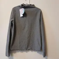 フリルネック Tシャツ