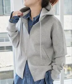 【最終価格】美品！13200円spic&span ストレッチジップフードパーカー