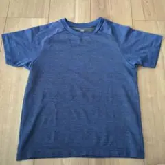 UNIQLO ネイビー Tシャツ 120サイズ