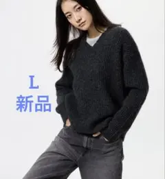 ユニクロ　フラッフィVネックセーター　L