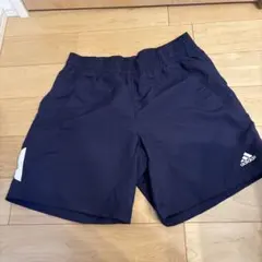 adidas ネイビー ショートパンツ　レディース