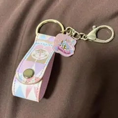 ディズニー　カチューシャホルダー　イッツアスモールワールド