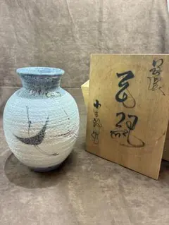 陶器 花瓶 鶴の絵 銘入り 共箱付のサムネイル