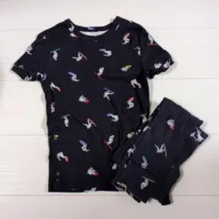 Gap Kids宇宙飛行士サーフィン柄パジャマ半袖　長ズボン　120〜130