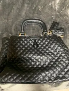 GUESS キルティング ハンドバッグ 2WAY