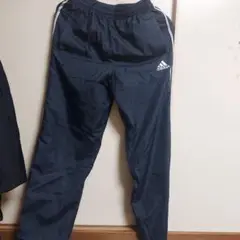 adidas 黒に近いネイビー ピステパンツ