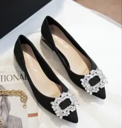 ビジューパンプス