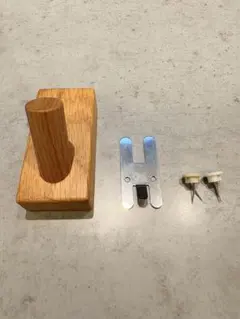 壁に付けられる家具フック　オーク材　無印良品　1セット