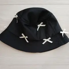 リボン付きブラックバケットハット