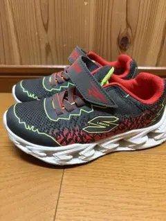 スケッチャーズ　19センチのサムネイル