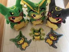 レックウザ、黒いレックウザ、メガレックウザのポンチョを着たピカチュウ　ぬいぐるみ