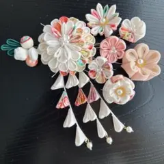 UW02-つまみ細工の髪飾り-Uピンセット下がり付④しろ 七五三 成人式 卒業式