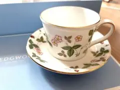 Wedgwood 花柄カップ・ソーサー　ワイルドストロベリー