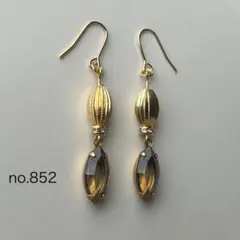 852.スワロフスキー　ブラックダイアモンド　ピアス　ハンドメイド　ゴールド