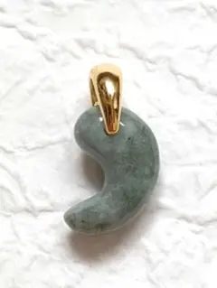 糸魚川翡翠　3A　(深緑)　約12.5mm　ペンダントトップのみ 証明書付き ⑥ 糸魚川翡翠 コン沢 青翡翠 しずくペンダントトップ 5.3g Bluer