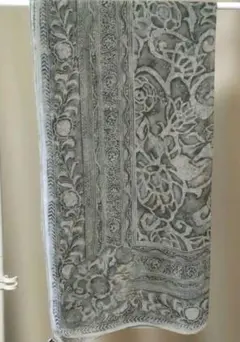 GIRGIO ARMANIグレー 花柄 エンボス加工 ストール