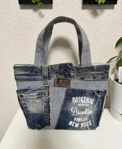 リメイクデニム.デニムヴィンテージ風ロゴ入りトートバッグ （ハンドメイド）
