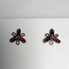 花型ピンクストーンピアス