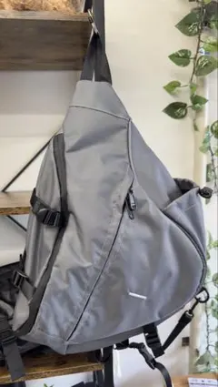 ボディバッグ グレー 大容量 軽量 多機能 カジュアル 男女兼用