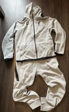 完売品 リヴァプール ナイキ テックパック Liverpool NIKE