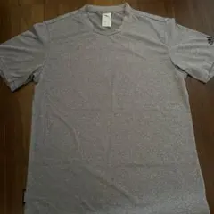 アディダス　adidas Tシャツ