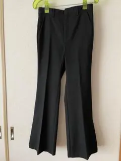 スリットパンツ