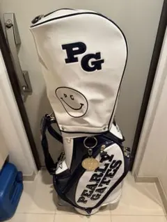 パーリーゲイツネイビーホワイトエナメルキャディーバック　初心者セット！！ 2025年最新】パーリーゲイツ pearly gates エナメル キャディバッグの