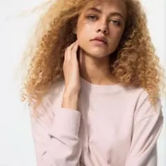 ユニクロ　ソフトニットフリース　クルーネックＴ