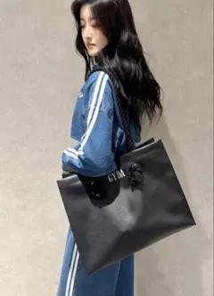 人気！完売！GYDA 黒 トートバッグ フェイクレザー