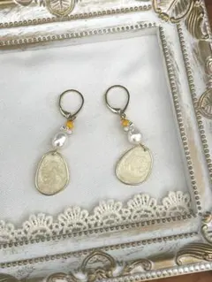 フレンチフックのパールピアス